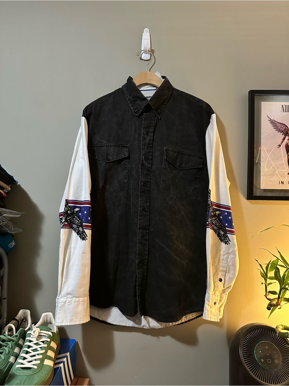 Vintage Black and White Contrast Long-Sleeve Shirt with Graphic Sleeves